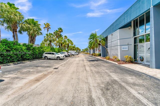 16155 SW 117th Ave B17, Miami, FL 33177