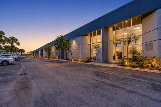 16155 SW 117th Ave B17, Miami, FL 33177
