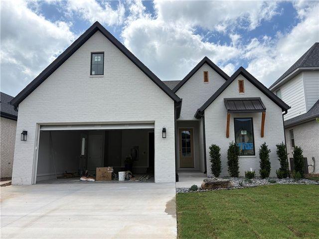 4702 S Fieldcrest Terrace, Rogers, AR 72758