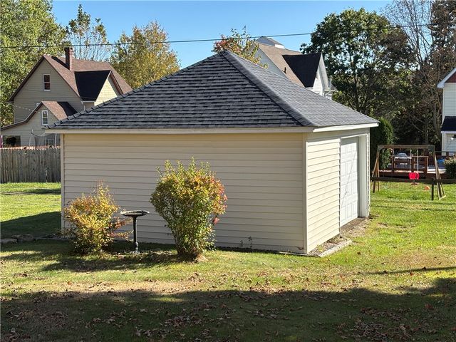 22 Hemlock Avenue, Kane Boro, PA 16735