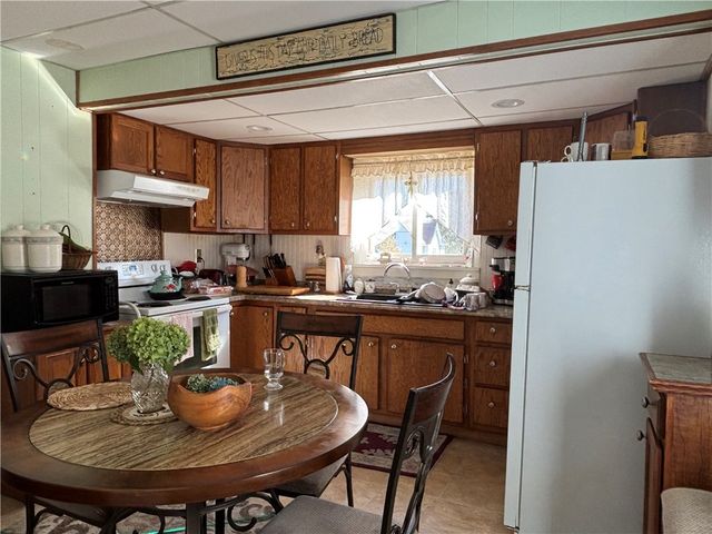 22 Hemlock Avenue, Kane Boro, PA 16735