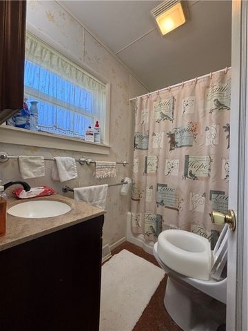 22 Hemlock Avenue, Kane Boro, PA 16735