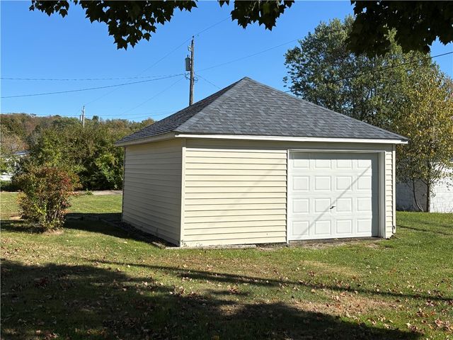 22 Hemlock Avenue, Kane Boro, PA 16735