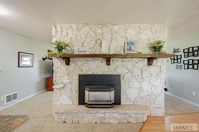 1239 N 1100 E, Shelley, ID 83274