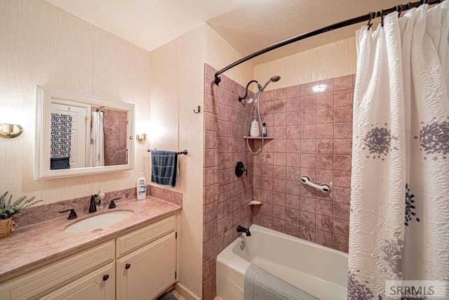 1239 N 1100 E, Shelley, ID 83274