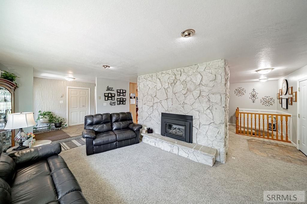 Image 10 of property listing at 1239 N 1100 E, Shelley, ID 83274