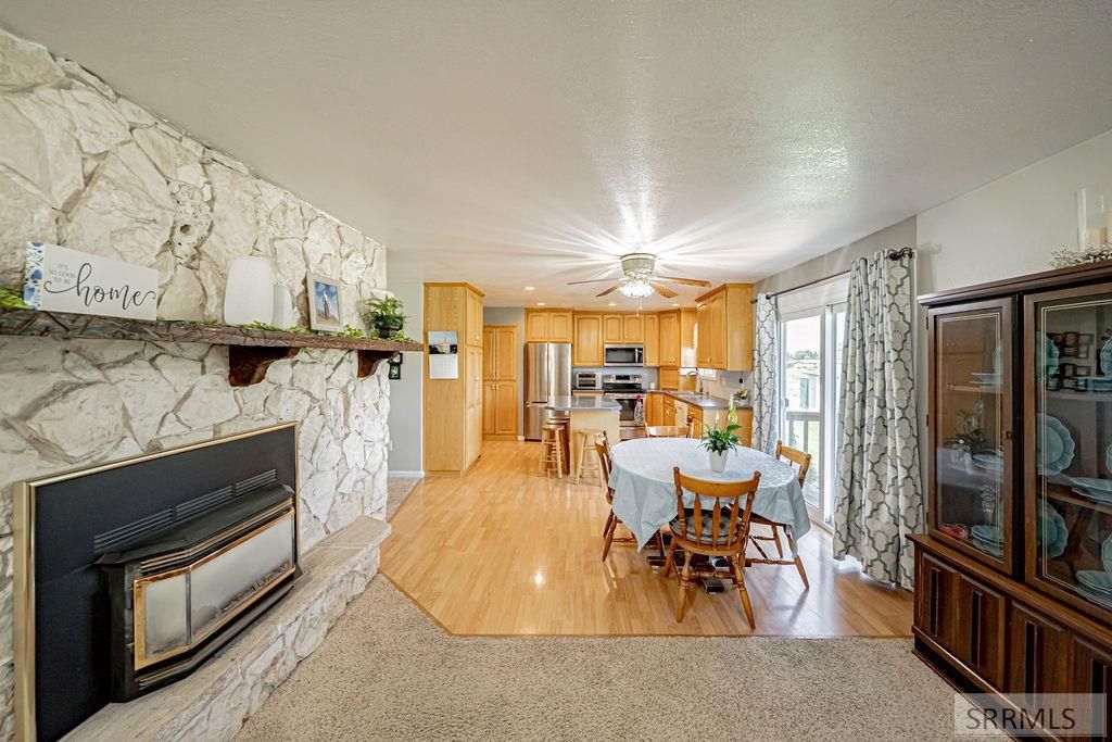 Image 11 of property listing at 1239 N 1100 E, Shelley, ID 83274