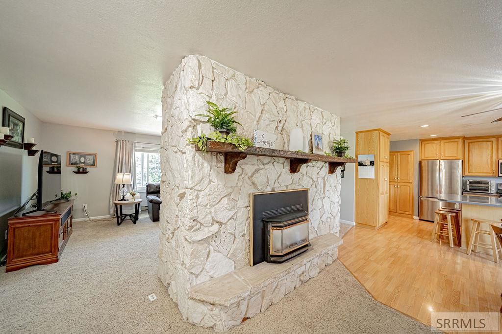 Image 12 of property listing at 1239 N 1100 E, Shelley, ID 83274