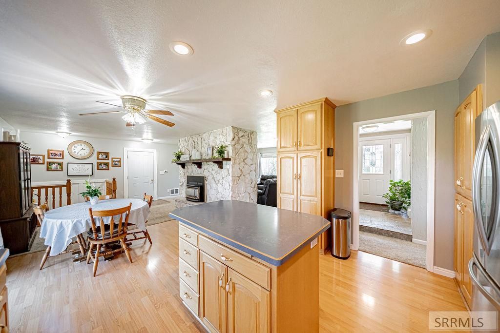 Image 18 of property listing at 1239 N 1100 E, Shelley, ID 83274