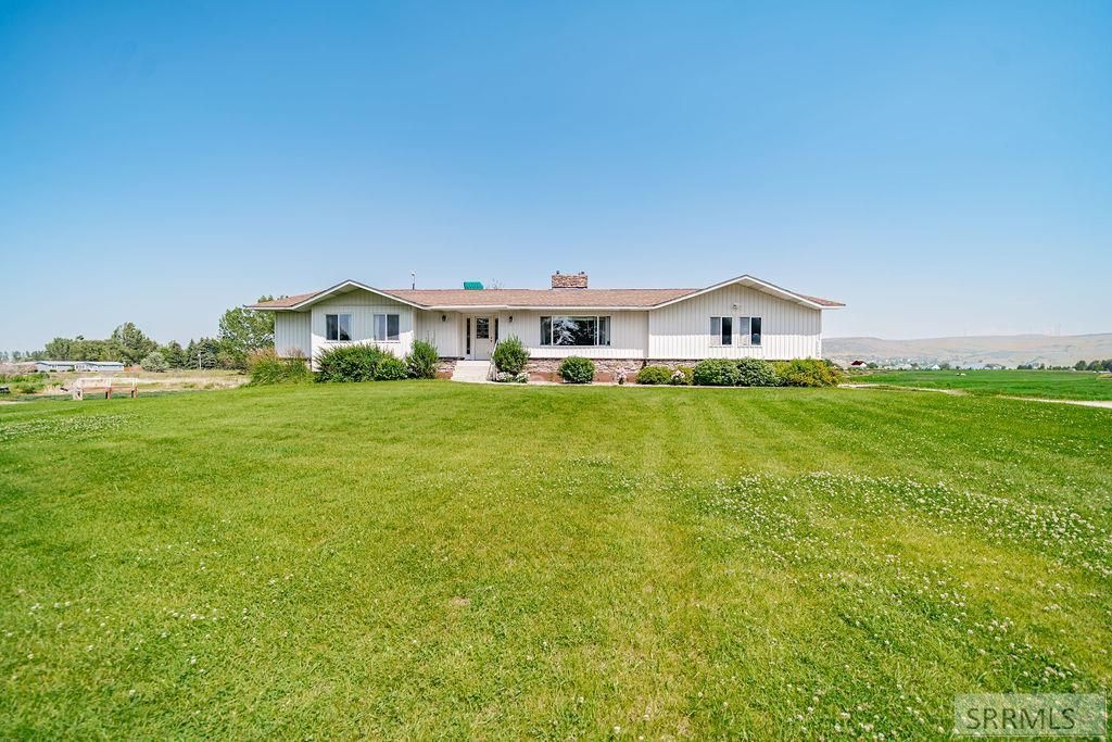 Image 2 of property listing at 1239 N 1100 E, Shelley, ID 83274