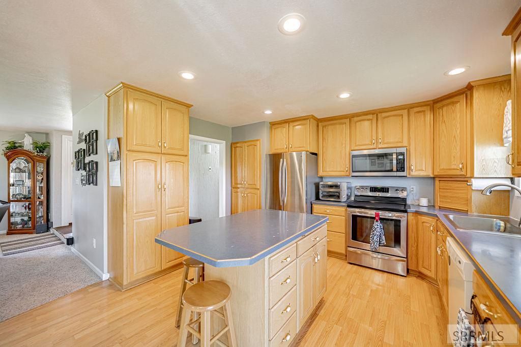 Image 20 of property listing at 1239 N 1100 E, Shelley, ID 83274