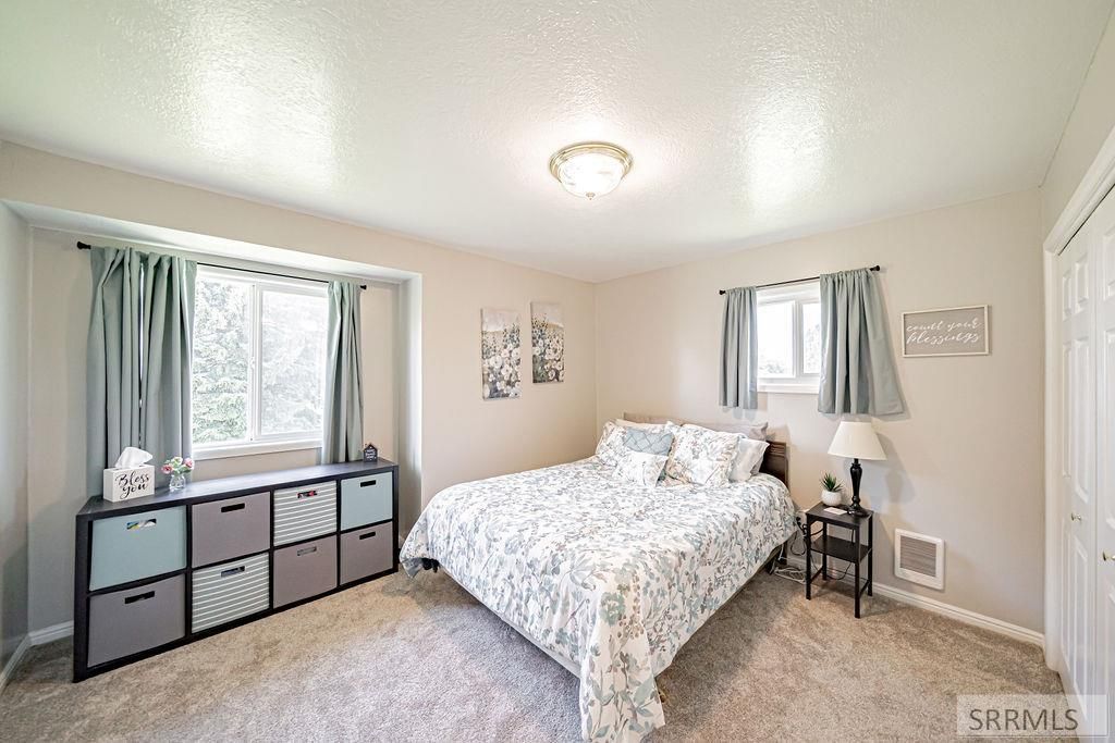 Image 25 of property listing at 1239 N 1100 E, Shelley, ID 83274