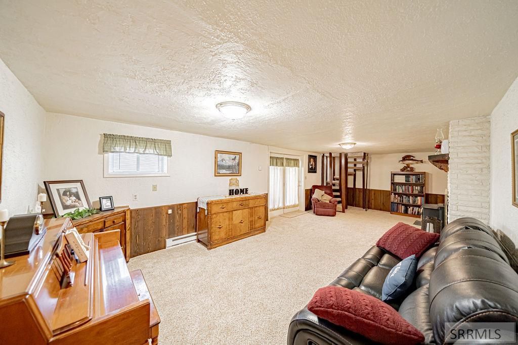 Image 31 of property listing at 1239 N 1100 E, Shelley, ID 83274