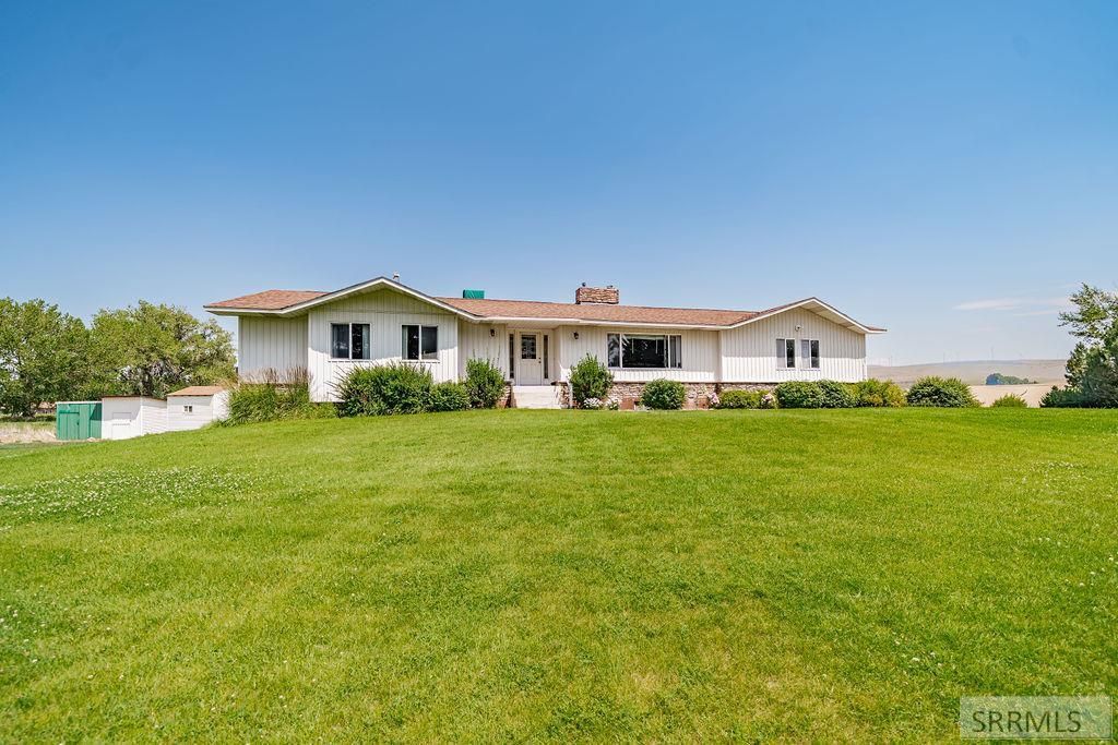 Image 4 of property listing at 1239 N 1100 E, Shelley, ID 83274