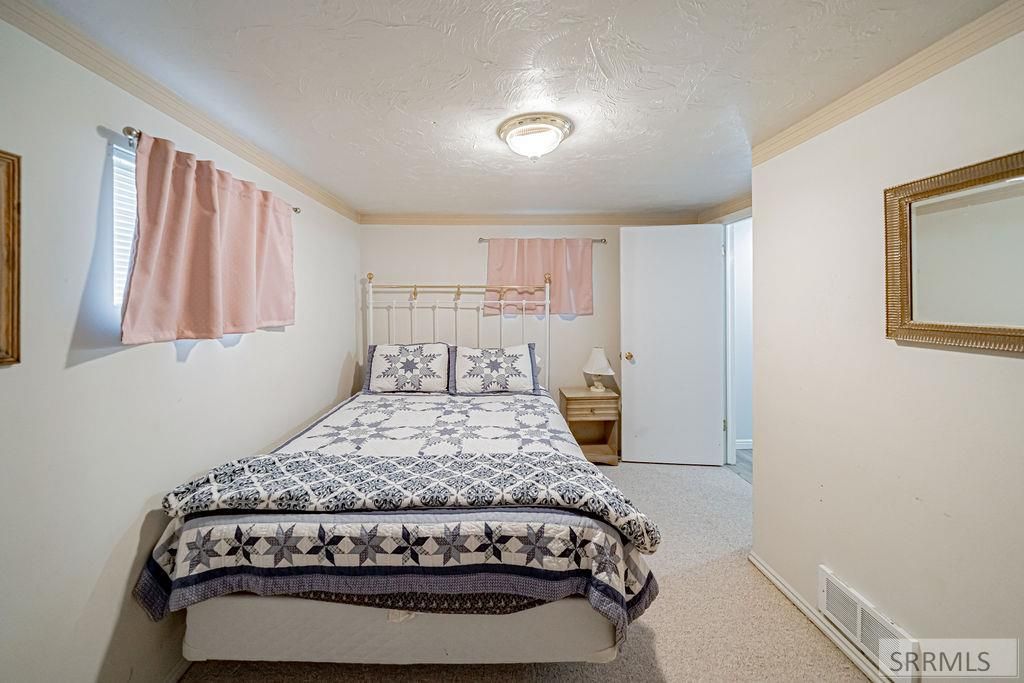 Image 41 of property listing at 1239 N 1100 E, Shelley, ID 83274