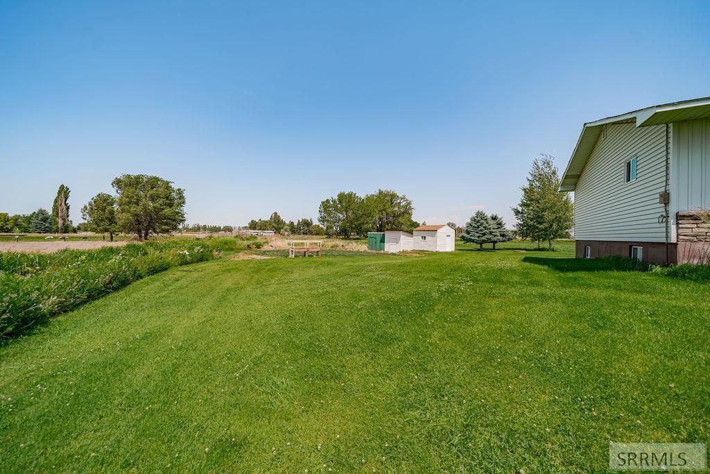 Image 45 of property listing at 1239 N 1100 E, Shelley, ID 83274