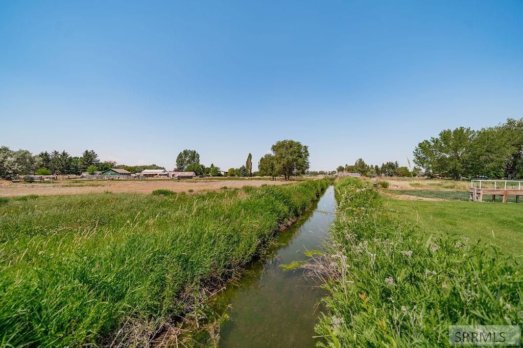 Image 47 of property listing at 1239 N 1100 E, Shelley, ID 83274
