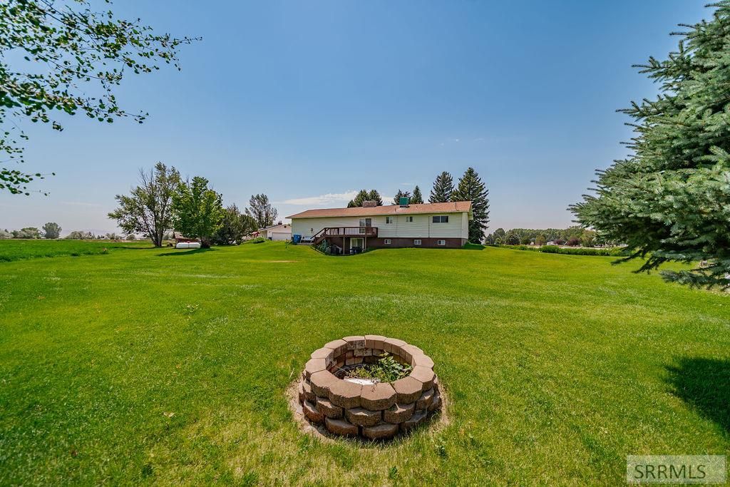 Image 49 of property listing at 1239 N 1100 E, Shelley, ID 83274