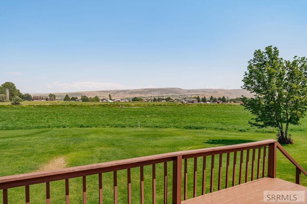 Image 54 of property listing at 1239 N 1100 E, Shelley, ID 83274