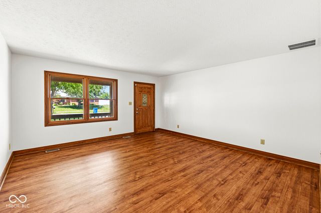 397 Schoolhouse Lane, Bargersville, IN 46106