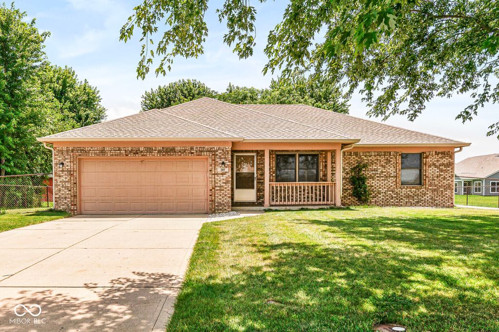 397 Schoolhouse Lane, Bargersville, IN 46106