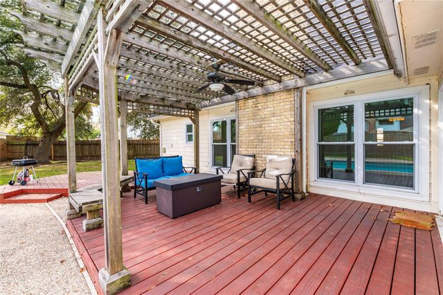 15411 Woodcote Court, Houston, TX 77062