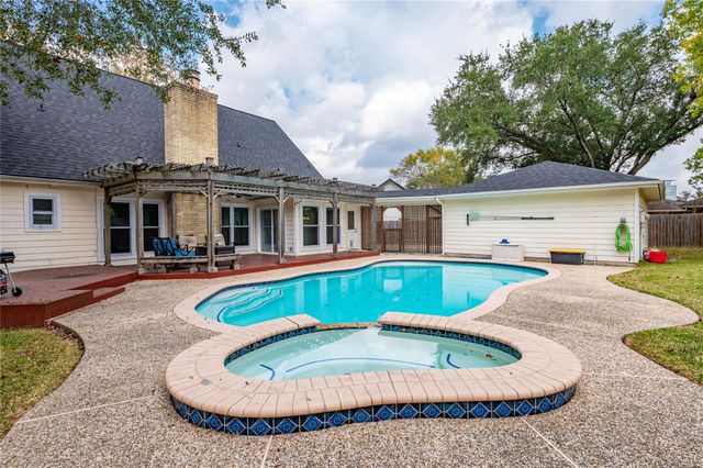 15411 Woodcote Court, Houston, TX 77062