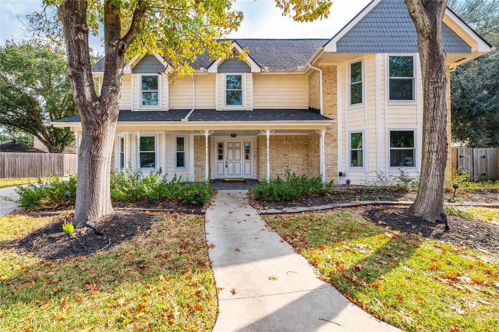 15411 Woodcote Court, Houston, TX 77062