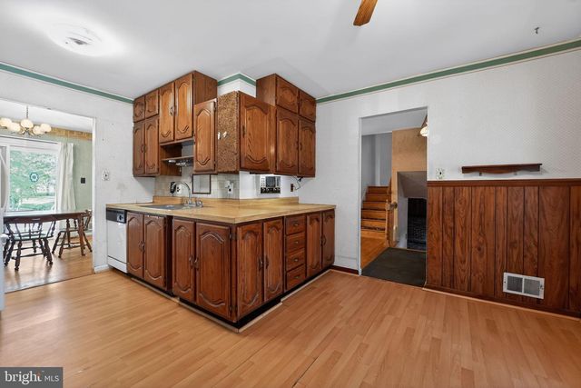 7012 REDMILES RD, Laurel, MD 20707