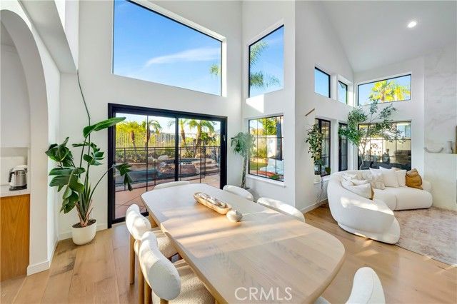 24735 Calle Serranona, Calabasas, CA 91302