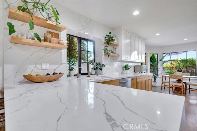 24735 Calle Serranona, Calabasas, CA 91302