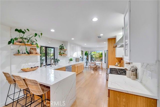 24735 Calle Serranona, Calabasas, CA 91302