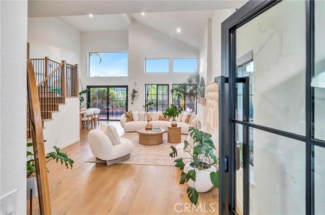 24735 Calle Serranona, Calabasas, CA 91302