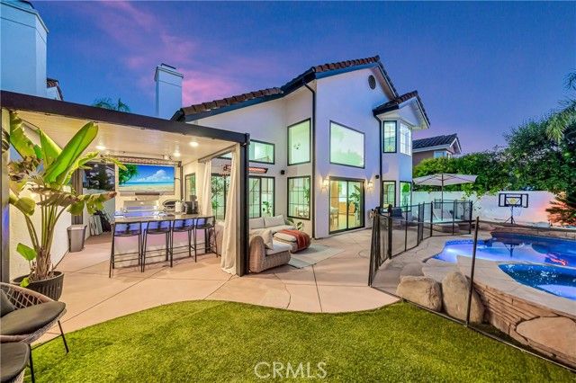 24735 Calle Serranona, Calabasas, CA 91302