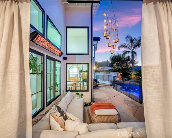 24735 Calle Serranona, Calabasas, CA 91302