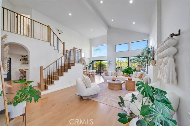 24735 Calle Serranona, Calabasas, CA 91302