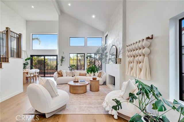 24735 Calle Serranona, Calabasas, CA 91302