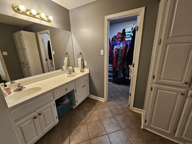 11 Dale Ct, Cabot, AR 72023