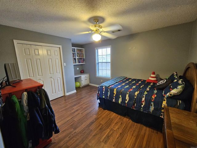 11 Dale Ct, Cabot, AR 72023