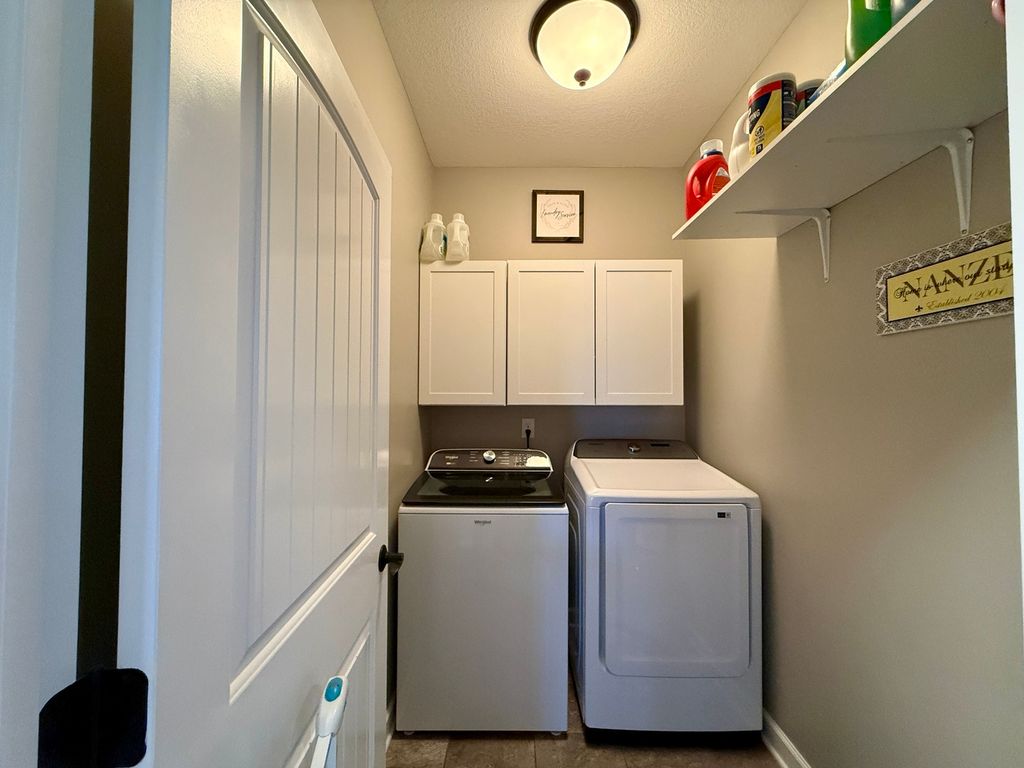 Image 22 of property listing at 665 Kathy Drive, Bourbonnais, IL 60914