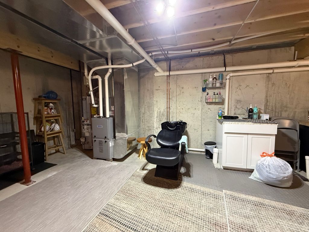 Image 29 of property listing at 665 Kathy Drive, Bourbonnais, IL 60914