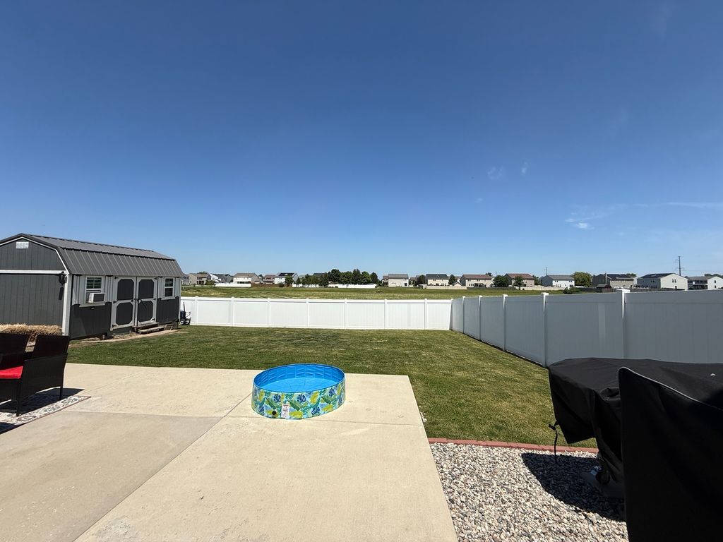 Image 4 of property listing at 665 Kathy Drive, Bourbonnais, IL 60914