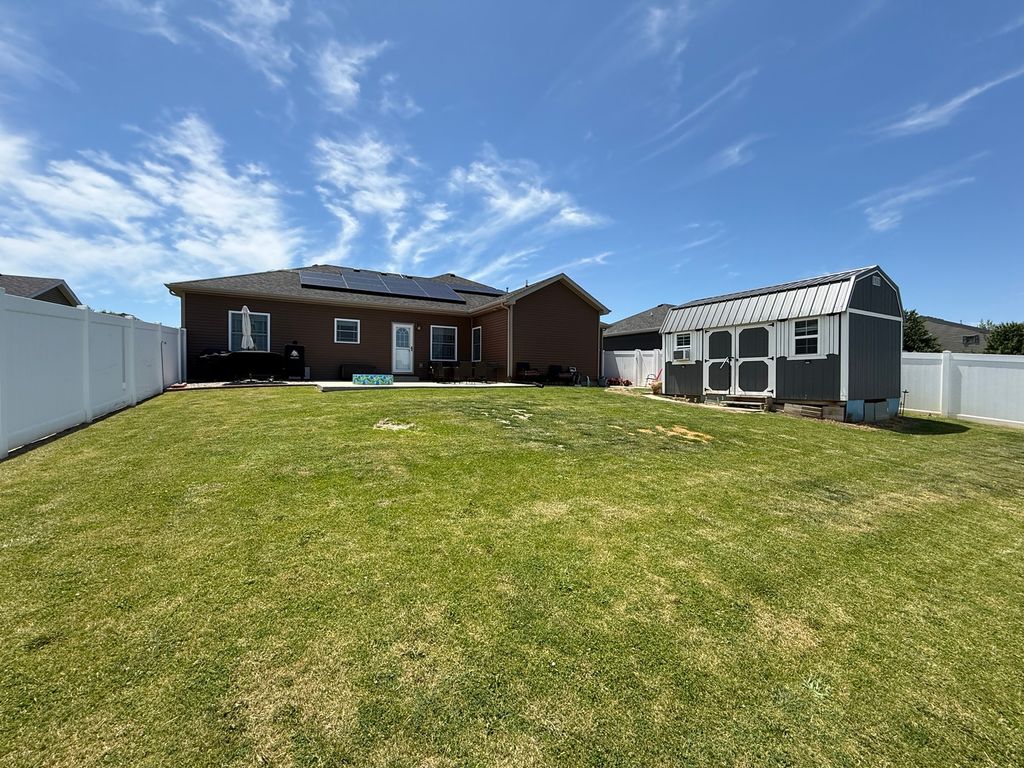 Image 6 of property listing at 665 Kathy Drive, Bourbonnais, IL 60914