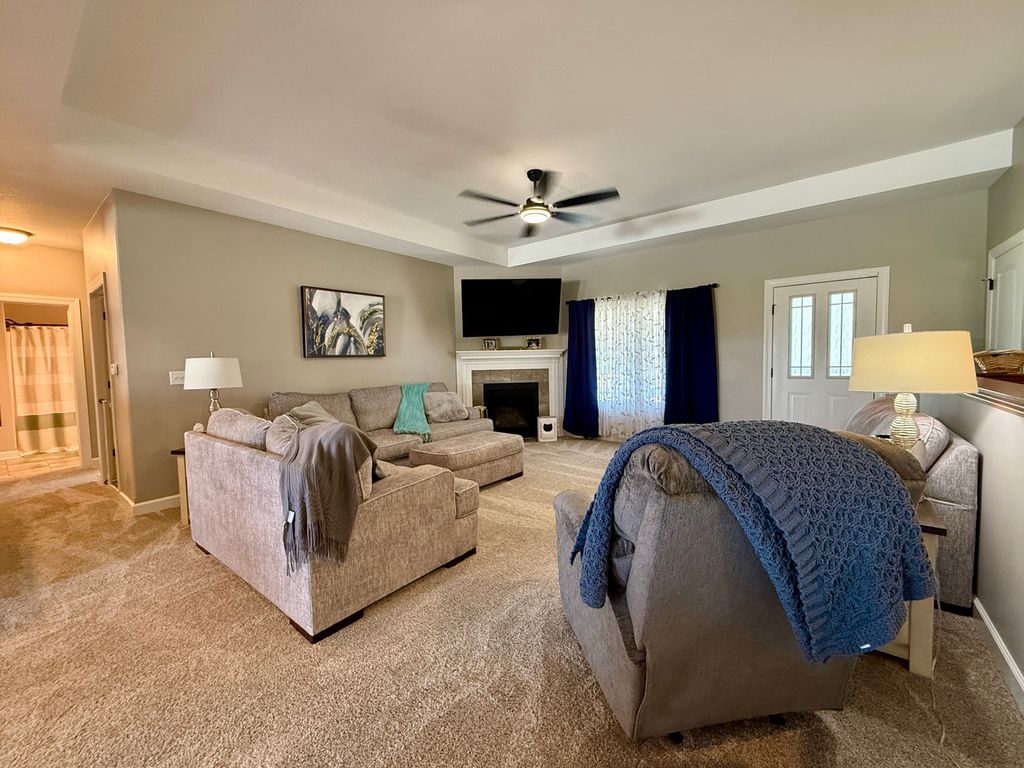 Image 9 of property listing at 665 Kathy Drive, Bourbonnais, IL 60914