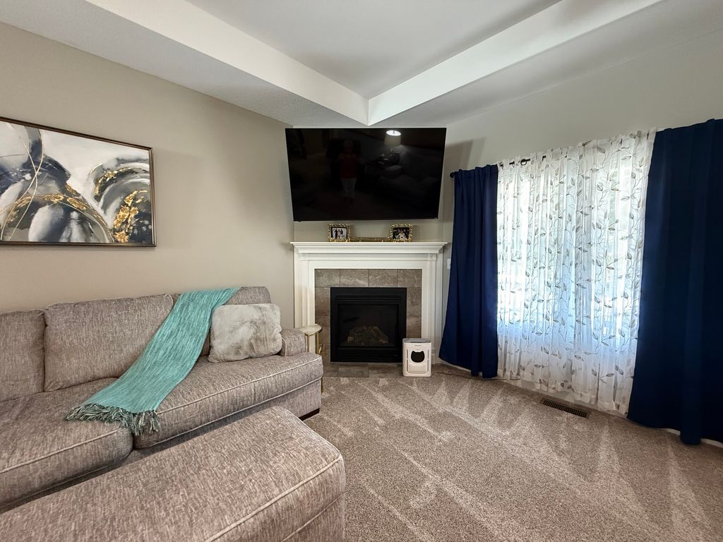 Image 10 of property listing at 665 Kathy Drive, Bourbonnais, IL 60914