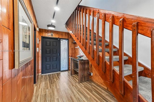 207 NW 45th Ave, Deerfield Beach, FL 33442