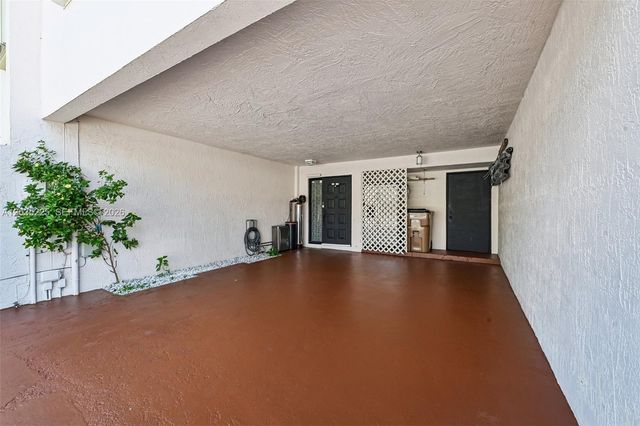 207 NW 45th Ave, Deerfield Beach, FL 33442