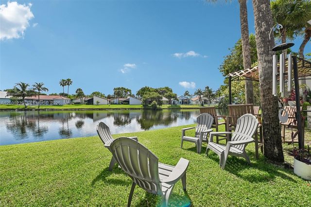 207 NW 45th Ave, Deerfield Beach, FL 33442