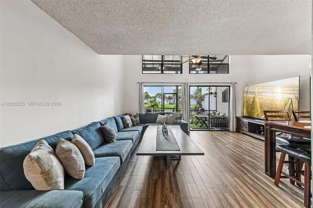 207 NW 45th Ave, Deerfield Beach, FL 33442