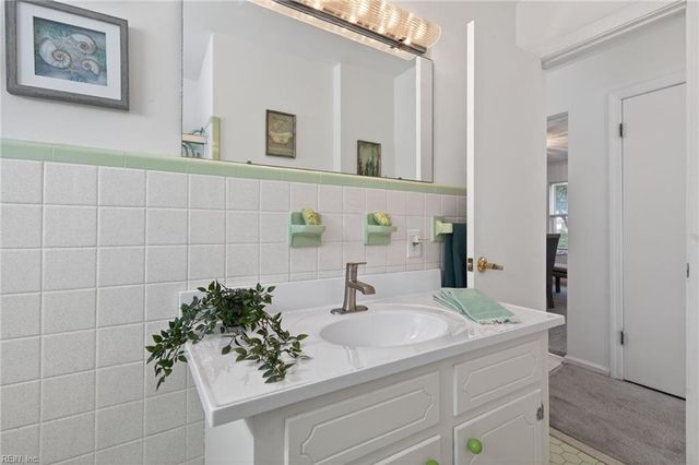 442 Leepoint RD, Norfolk, VA 23502